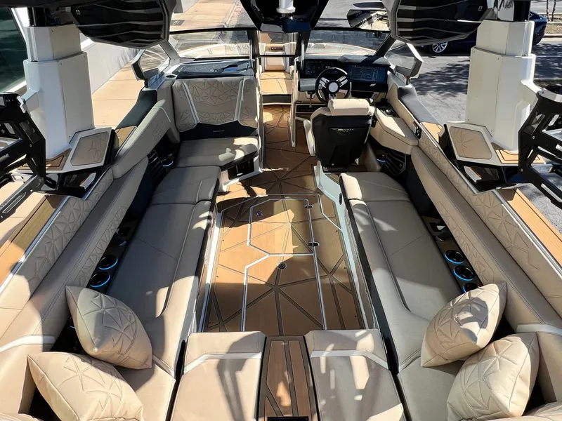 Slide: The Image of Nautique Super Air Nautique G25 Paragon 2026 - 20