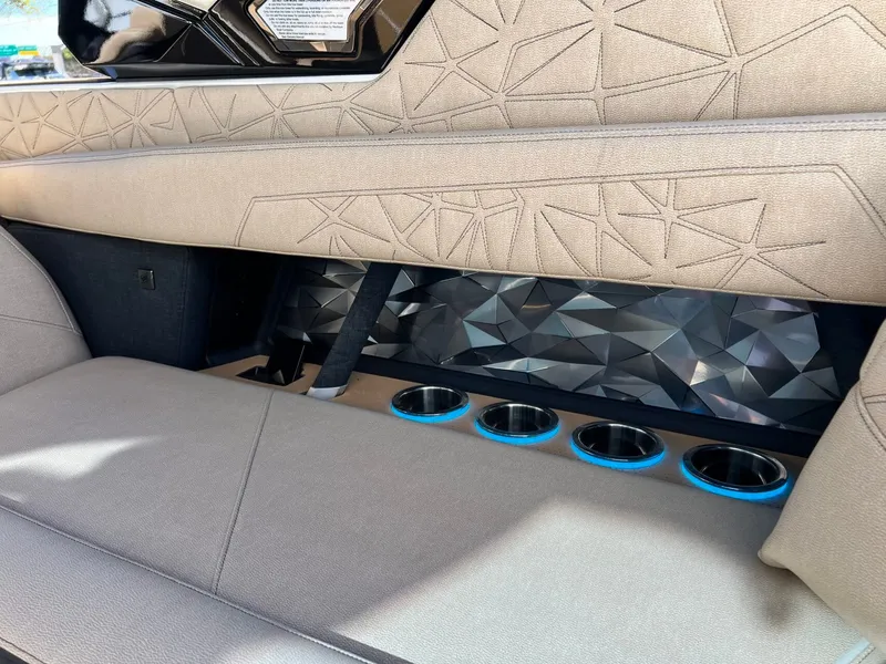 Slide: The Image of Nautique Super Air Nautique G25 Paragon 2026 - 25