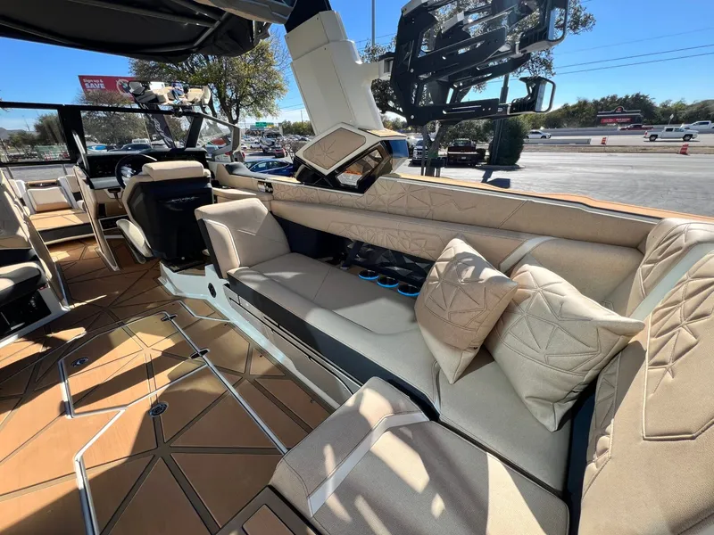 Slide: The Image of Nautique Super Air Nautique G25 Paragon 2026 - 27