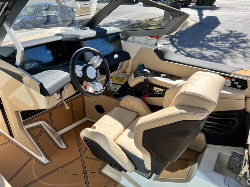 Slide: The Image of Nautique Super Air Nautique G25 Paragon 2026 - 30