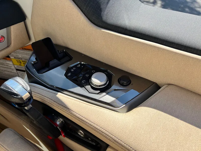 Slide: The Image of Nautique Super Air Nautique G25 Paragon 2026 - 33