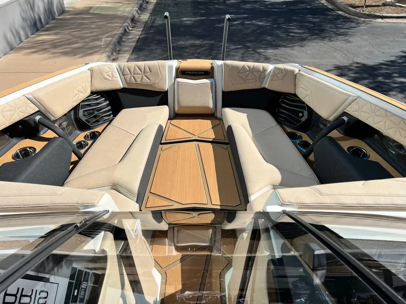 Slide: The Image of Nautique Super Air Nautique G25 Paragon 2026 - 51