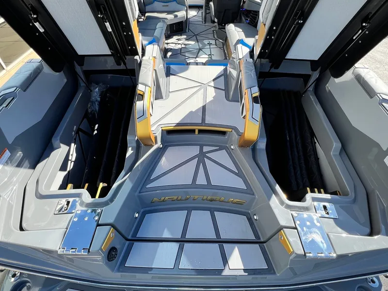 Slide: The Image of Nautique Super Air Nautique G25 Paragon 2026 - 16