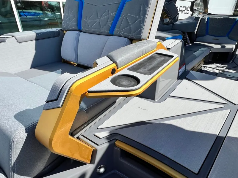 Slide: The Image of Nautique Super Air Nautique G25 Paragon 2026 - 20