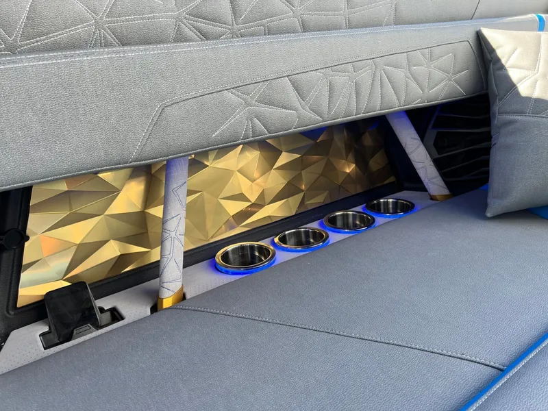 Slide: The Image of Nautique Super Air Nautique G25 Paragon 2026 - 26