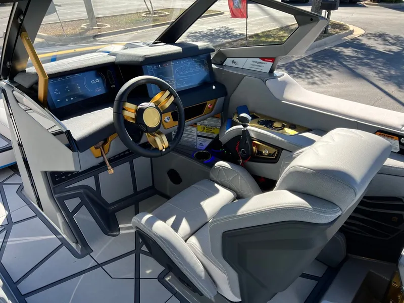 Slide: The Image of Nautique Super Air Nautique G25 Paragon 2026 - 31