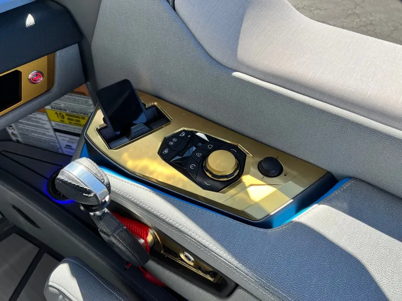 Slide: The Image of Nautique Super Air Nautique G25 Paragon 2026 - 33