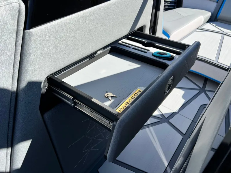 Slide: The Image of Nautique Super Air Nautique G25 Paragon 2026 - 45