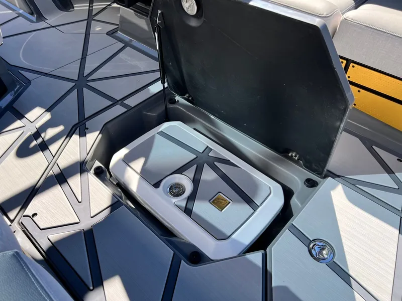 Slide: The Image of Nautique Super Air Nautique G25 Paragon 2026 - 52