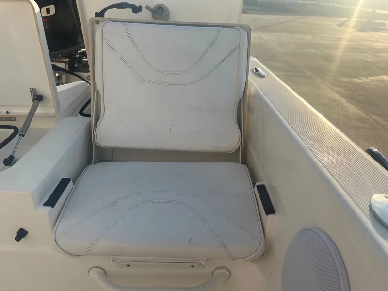 Slide: The Image of Skeeter SX2250 2021 - 24