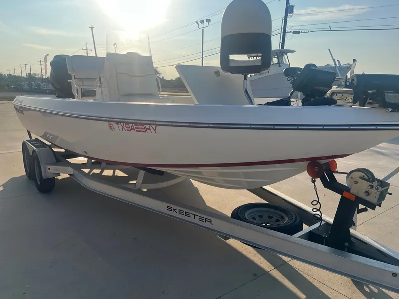 Slide: The Image of Skeeter SX2250 2021 - 6