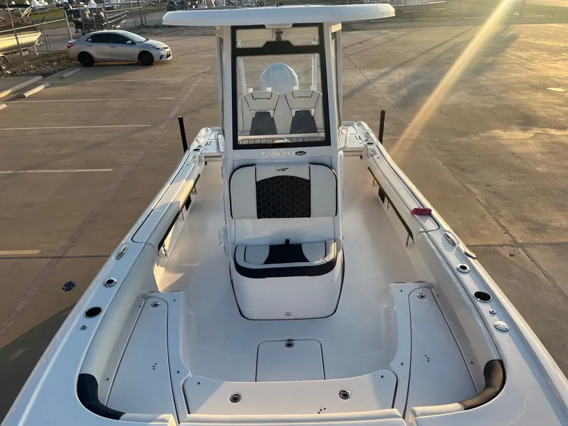 Slide: The Image of Tidewater 2500 Carolina Bay 2023 - 18