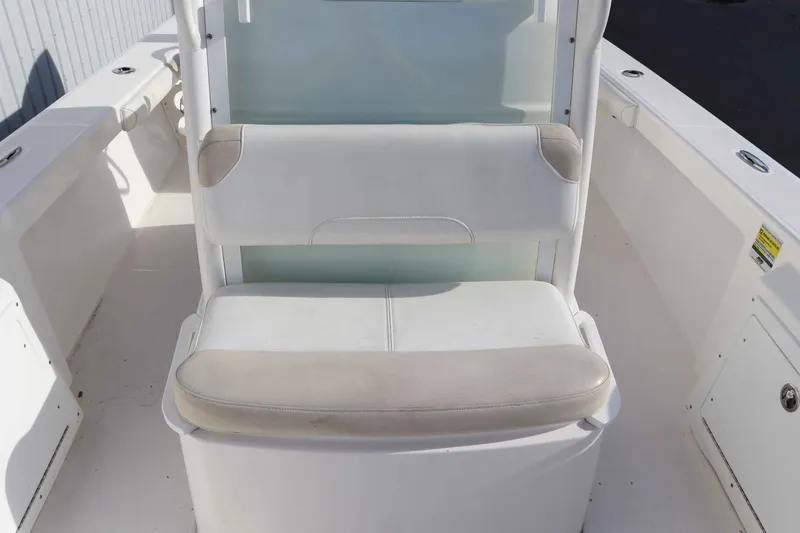 Slide: The Image of Everglades 243 Center Console 2011 - 15