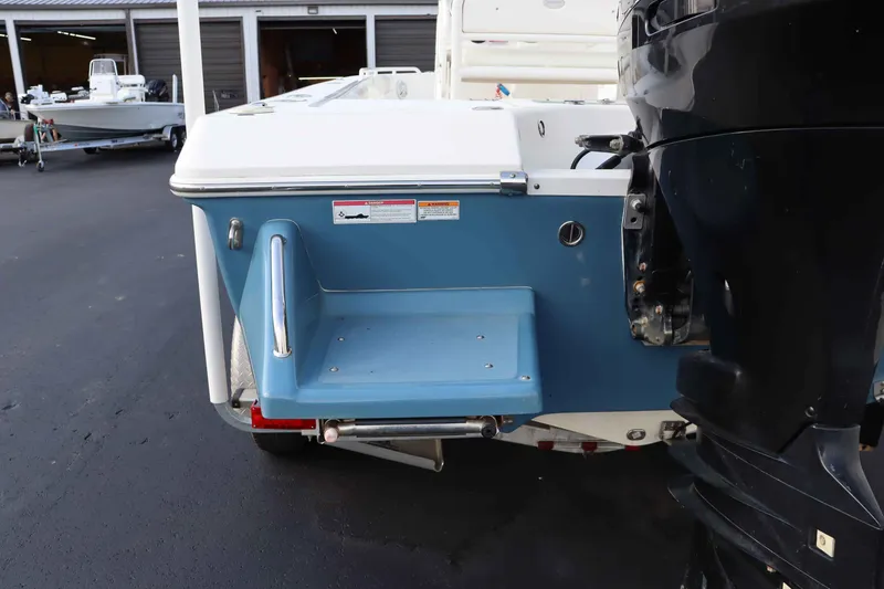 Slide: The Image of Everglades 243 Center Console 2011 - 3