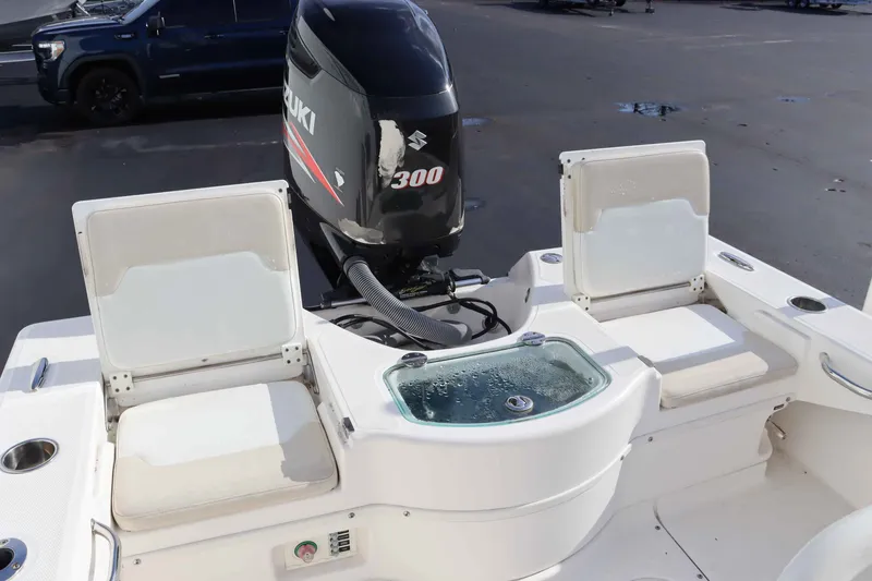 Slide: The Image of Everglades 243 Center Console 2011 - 7