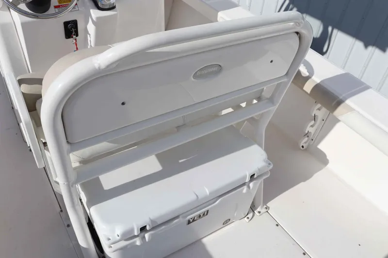 Slide: The Image of Everglades 243 Center Console 2011 - 9