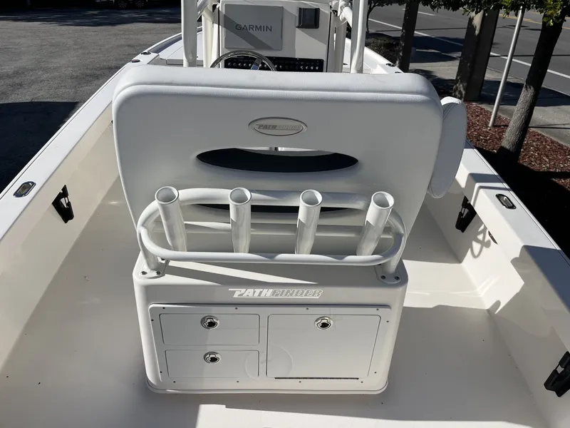 Slide: The Image of Maverick 2500 Hybrid 2024 - 7