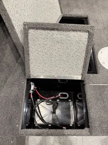 Slide: The Image of Lund 1650 Rebel XL SS 2026 - 7