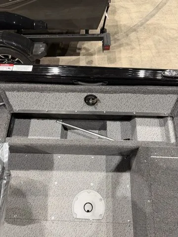 Slide: The Image of Lund 1650 Rebel XL SS 2026 - 9