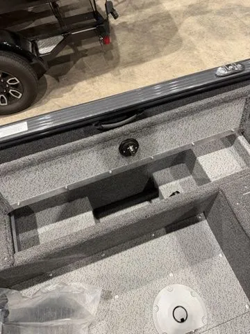 Slide: The Image of Lund 1650 Rebel XL SS 2026 - 9