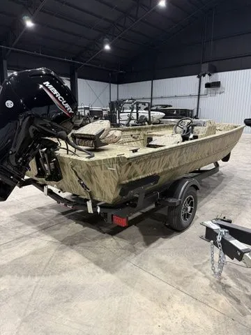 Slide: The Image of Lund 1870 Predator SS 2026 - 3