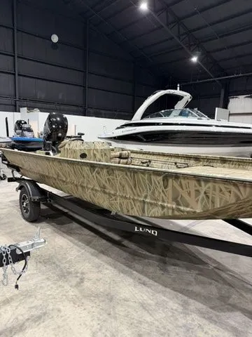 Slide: The Image of Lund 1870 Predator SS 2026 - 4