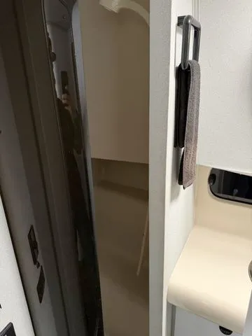 Slide: The Image of Mainship 41 Double Cabin 1989 - 16