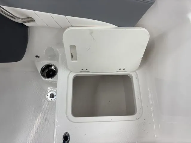 Slide: The Image of Chaparral 21 SSi OB 2026 - 15