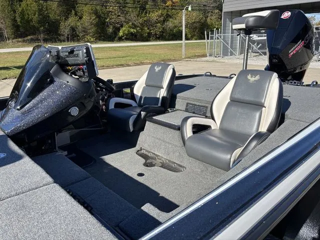Slide: The Image of Phoenix Bass Boat 921 Elite 2020 - 15