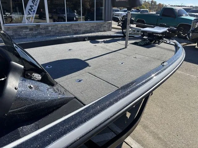 Slide: The Image of Phoenix Bass Boat 921 Elite 2020 - 8