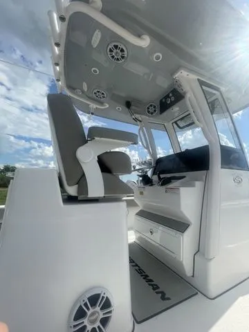 Slide: The Image of Sportsman Masters 267OE Bay Boat 2024 - 8