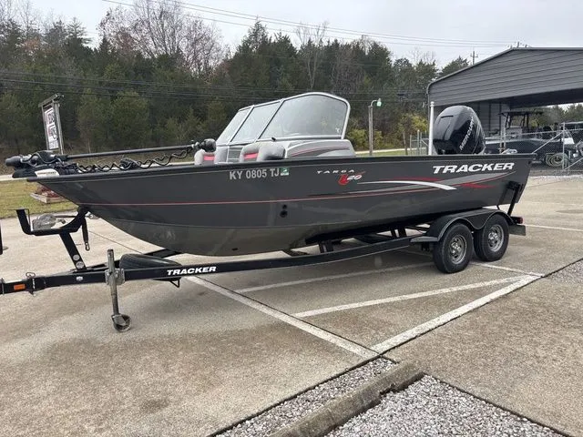 Slide: The Image of Tracker Targa™ V-20 WT 2016 - 12