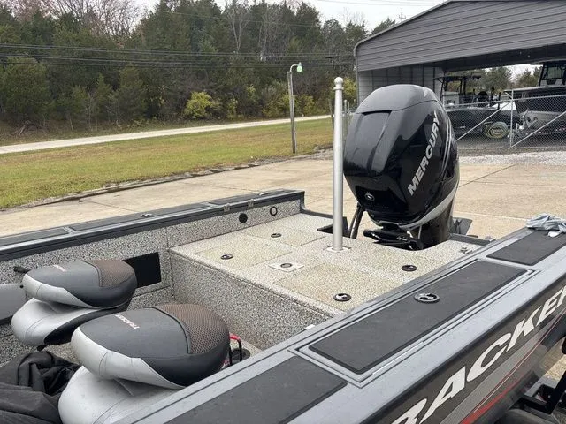 Slide: The Image of Tracker Targa™ V-20 WT 2016 - 15