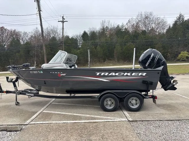 Slide: The Image of Tracker Targa™ V-20 WT 2016 - 17