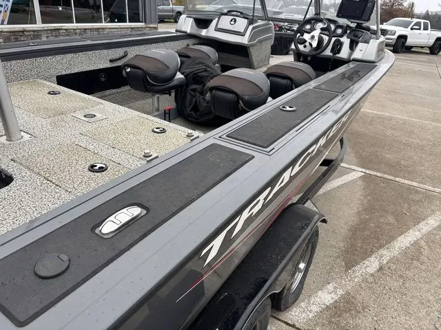 Slide: The Image of Tracker Targa™ V-20 WT 2016 - 4