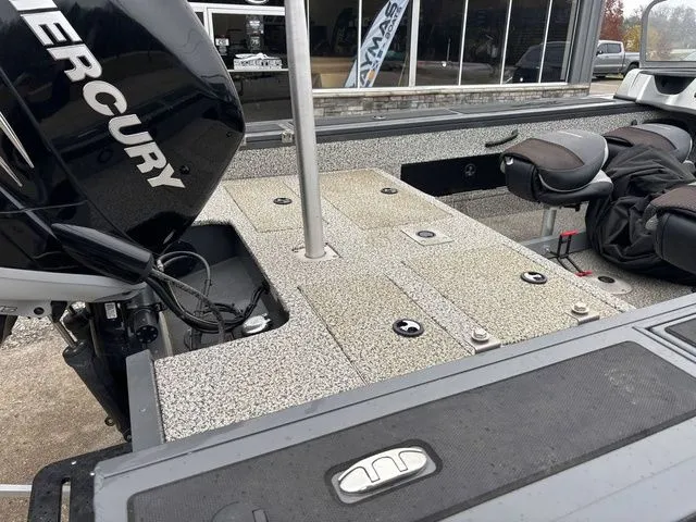 Slide: The Image of Tracker Targa™ V-20 WT 2016 - 5