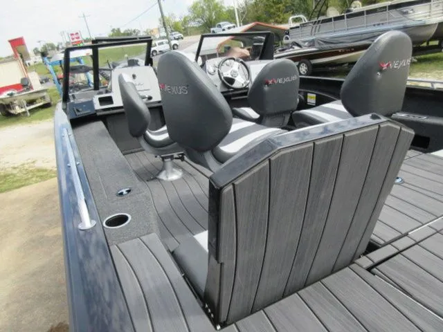 Slide: The Image of Vexus ADX 200 Deep V / Mercury 250 Pro XS/ Garmin Electr 2026 - 13