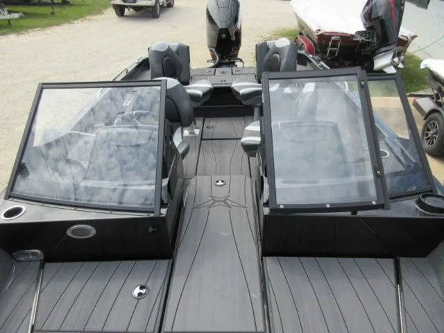 Slide: The Image of Vexus ADX 200 Deep V / Mercury 250 Pro XS/ Garmin Electr 2026 - 14