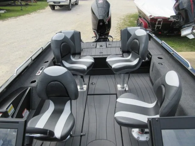 Slide: The Image of Vexus ADX 200 Deep V / Mercury 250 Pro XS/ Garmin Electr 2026 - 15