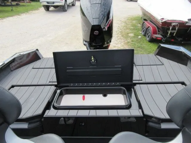 Slide: The Image of Vexus ADX 200 Deep V / Mercury 250 Pro XS/ Garmin Electr 2026 - 22