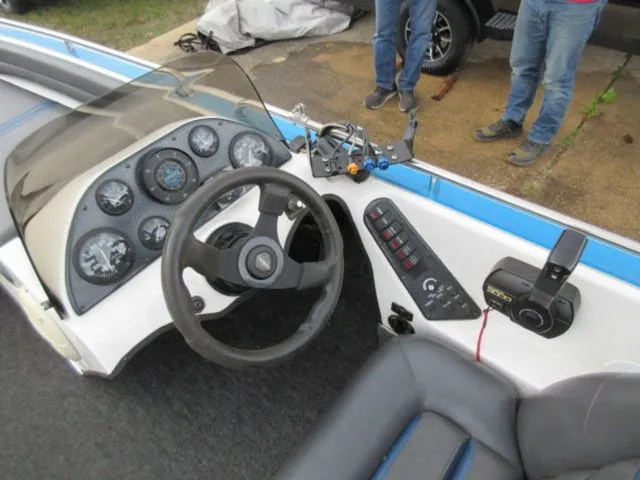 Slide: The Image of Champion 186 FISH N SKI / 2006 MERCURY 150 OPTIMAX 1999 - 18