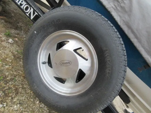 Slide: The Image of Champion 186 FISH N SKI / 2006 MERCURY 150 OPTIMAX 1999 - 22