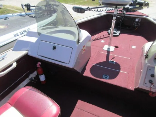 Slide: The Image of Lund DEEP V 1890 PRO-V DLX TOURNAMENT SERIES / 150 EVIN 1995 - 18