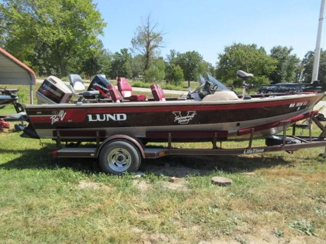 Slide: The Image of Lund DEEP V 1890 PRO-V DLX TOURNAMENT SERIES / 150 EVIN 1995 - 8