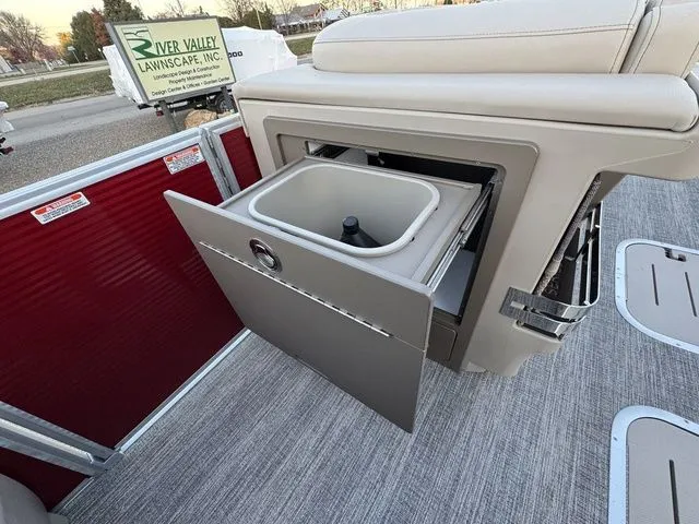 Slide: The Image of Bennington M Fish & Cruise 24 MFC Pontoon 2026 - 9