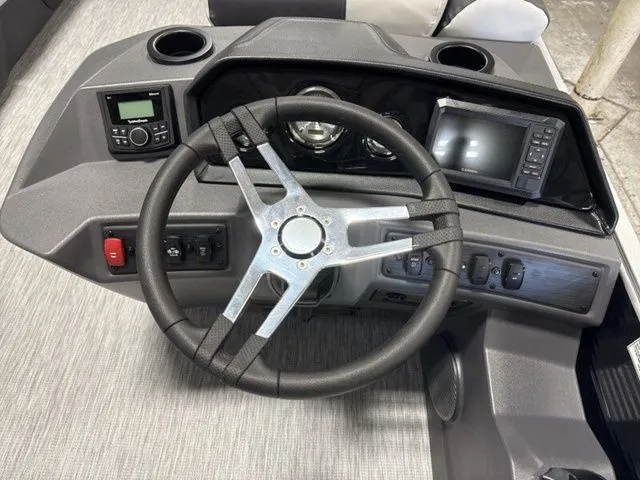 Slide: The Image of Bennington S-One Fish 22 SS Tritoon 2026 - 14