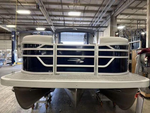 Slide: The Image of Bennington S-One Fish 22 SS Tritoon 2026 - 3