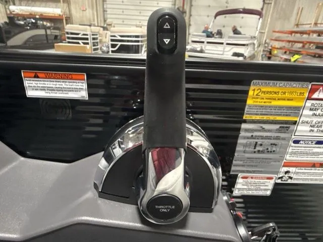 Slide: The Image of Bennington S-One Swingback 22 SSB Tritoon 2026 - 15