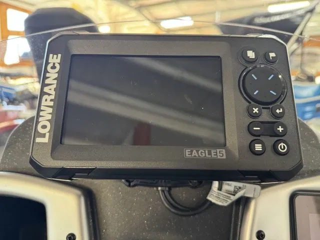 Slide: The Image of Tracker Pro Team 190 TX 2026 - 18