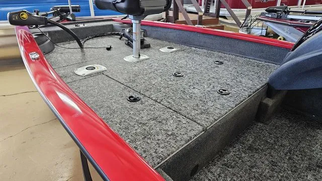 Slide: The Image of Tracker Pro Team 175 TF 2026 - 10